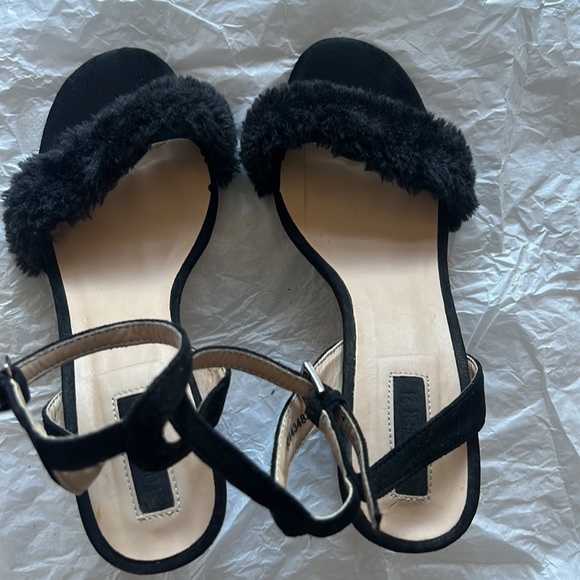 Furry Black Heels (Black) Women’s Size 6. - Picture 3 of 3